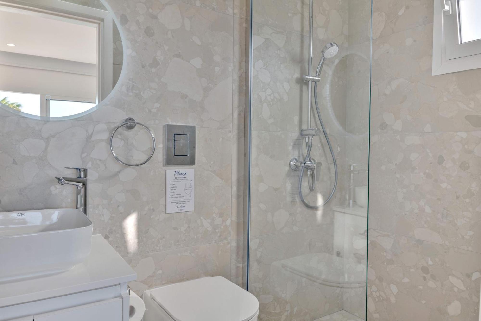 Phaedrus Living: Seaview Luxury Flat Limnaria 150 Apartment Paphos Luaran gambar