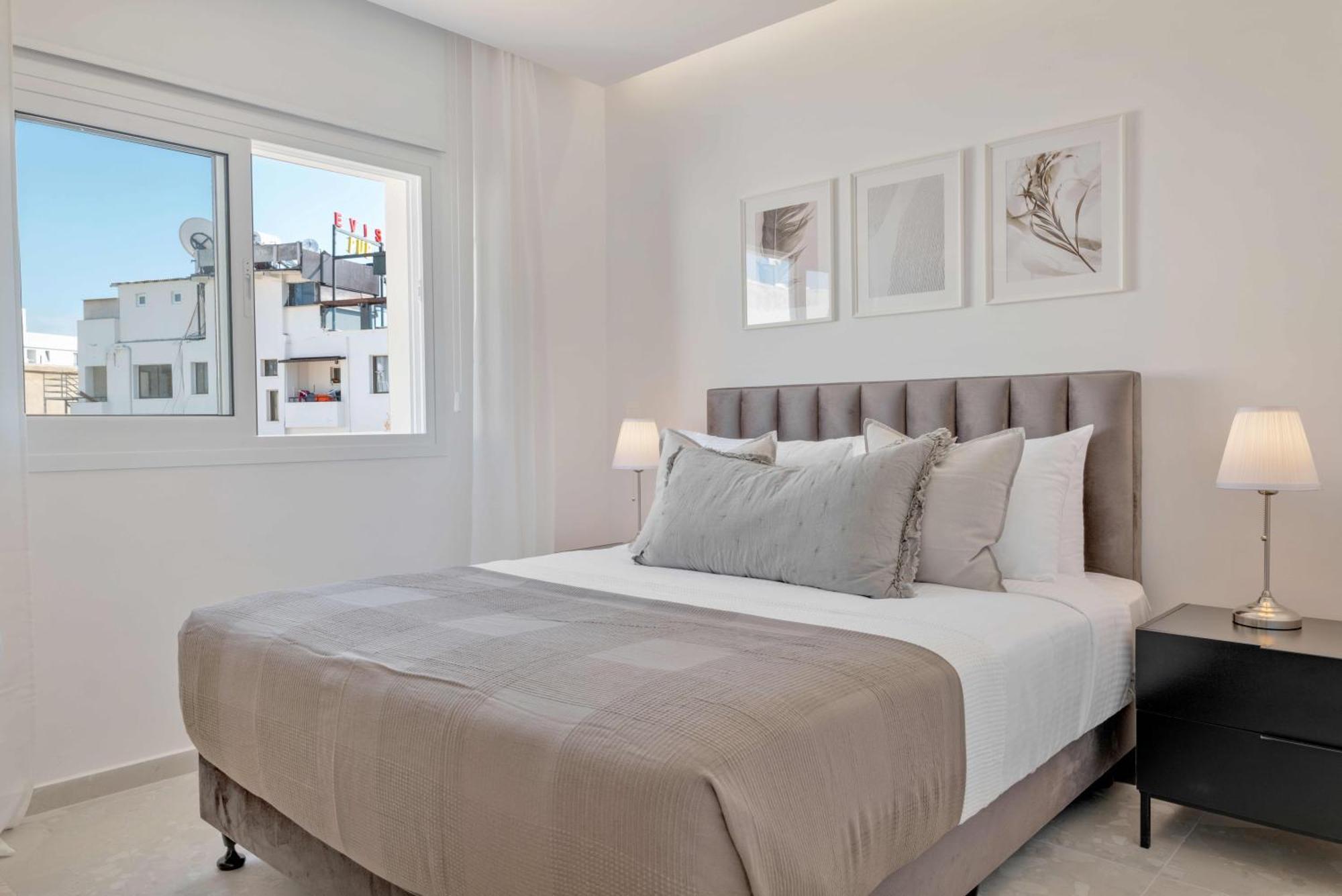Phaedrus Living: Seaview Luxury Flat Limnaria 150 Apartment Paphos Luaran gambar