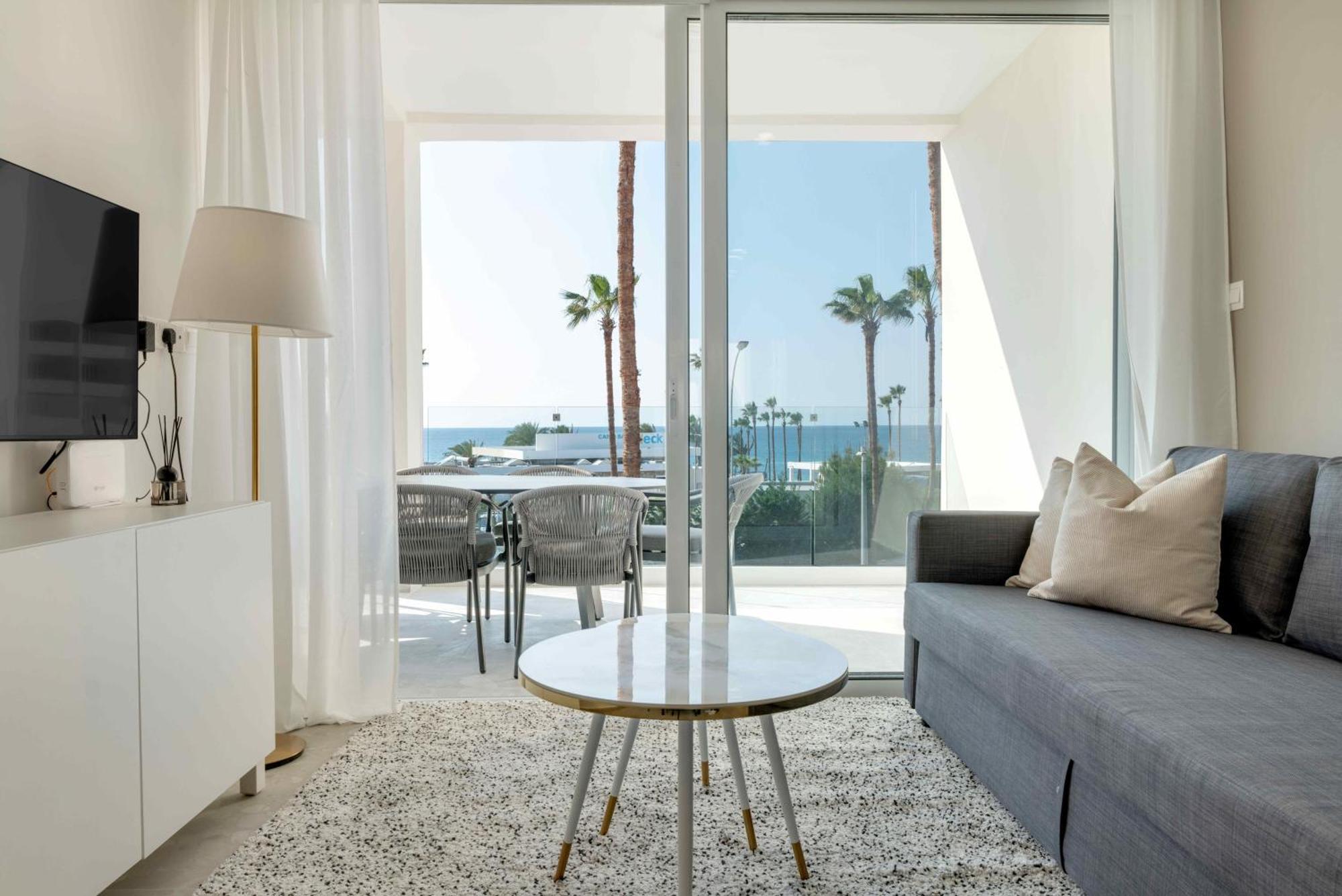 Phaedrus Living: Seaview Luxury Flat Limnaria 150 Apartment Paphos Luaran gambar
